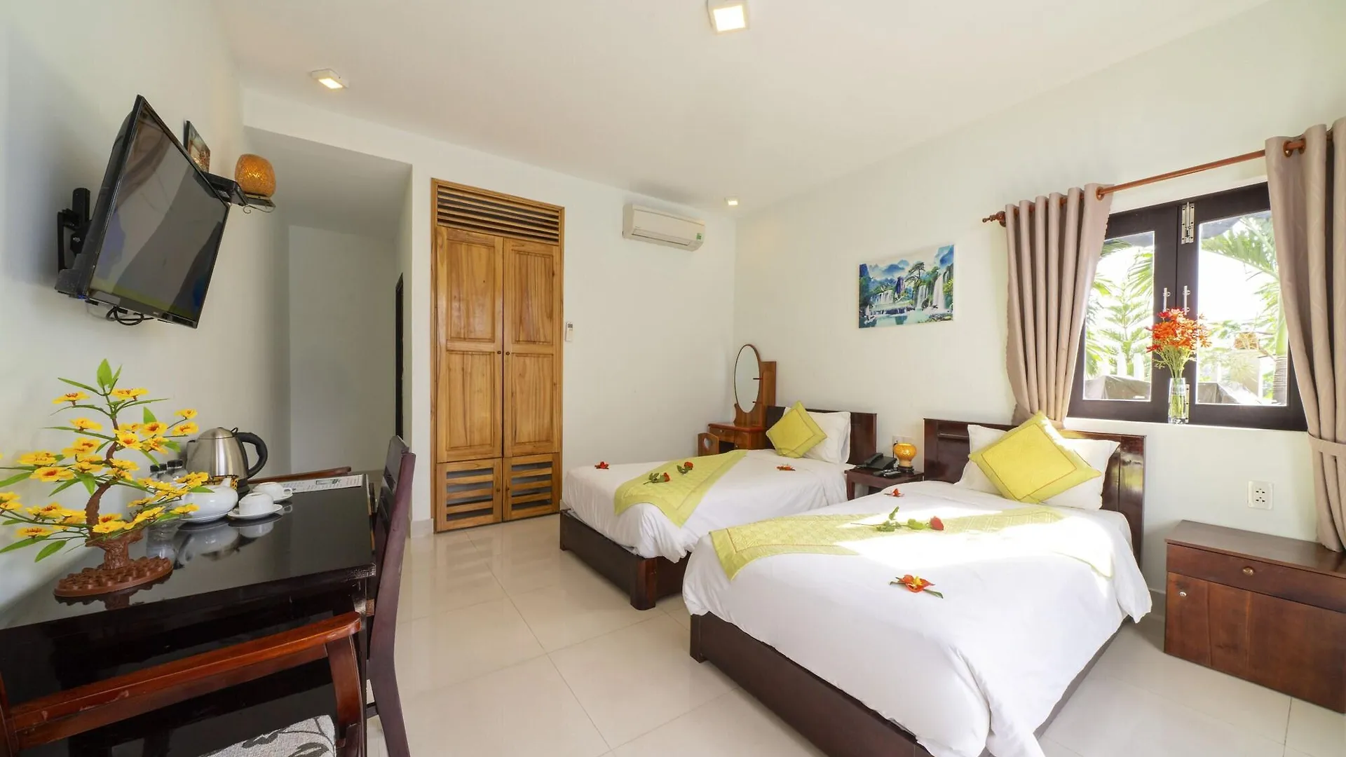 *** Hotel Hoi An Estuary Villa Vietnam